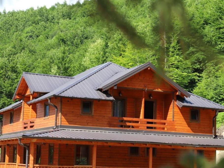 Bujtina Malaj Hotel Валбона Екстериор снимка