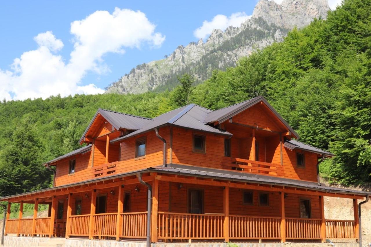 Bujtina Malaj Hotel Валбона Екстериор снимка