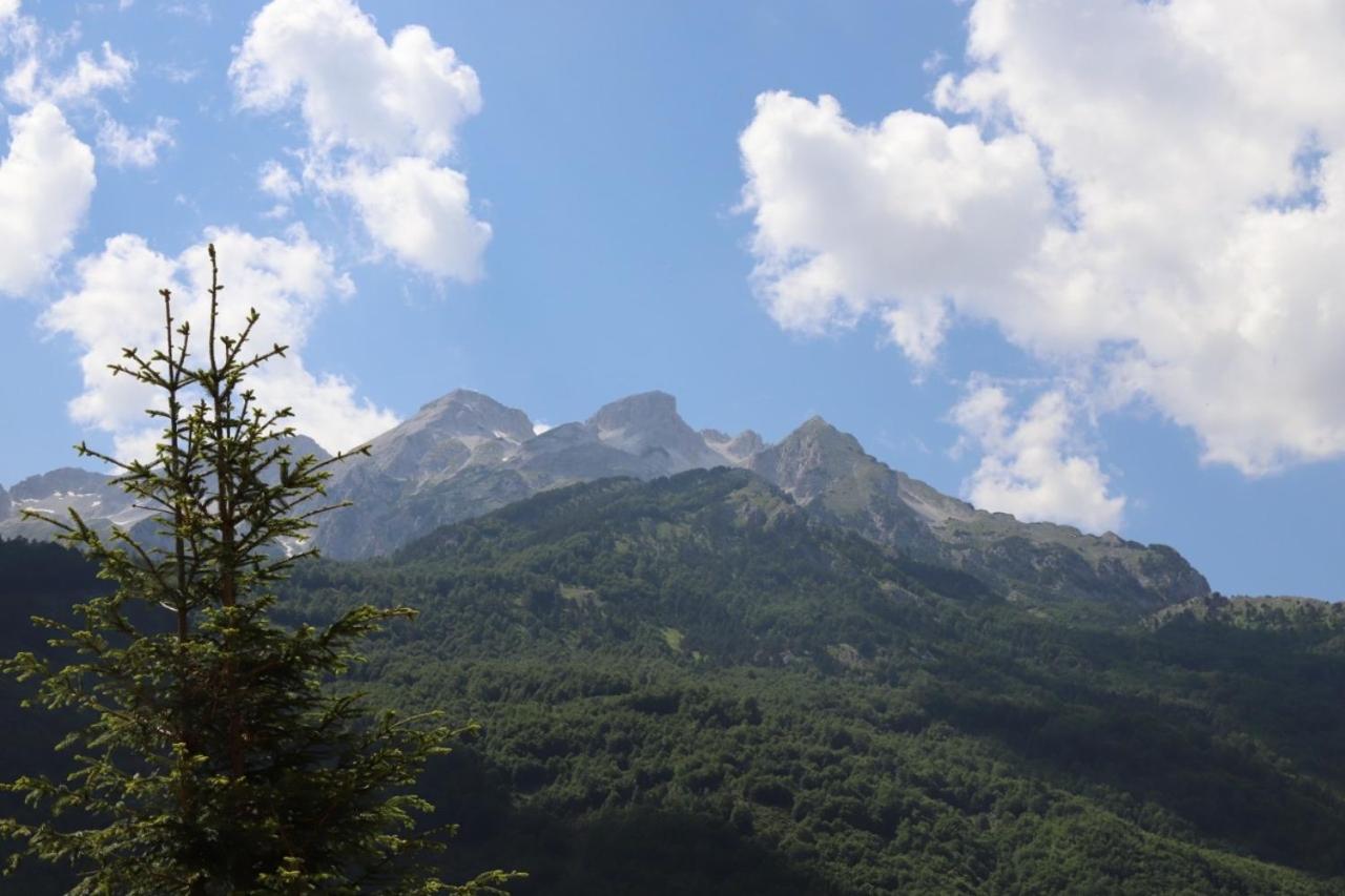 Bujtina Malaj Hotel Валбона Екстериор снимка