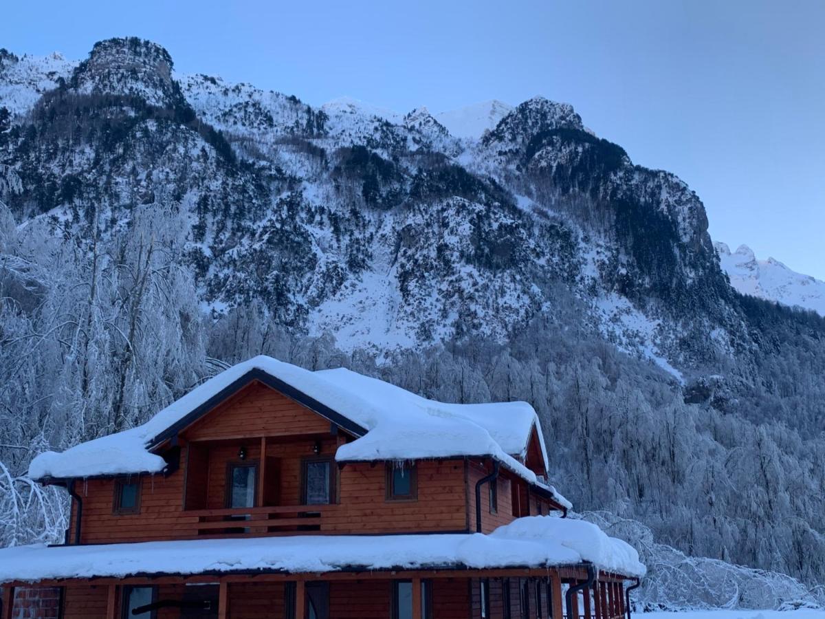 Bujtina Malaj Hotel Валбона Екстериор снимка